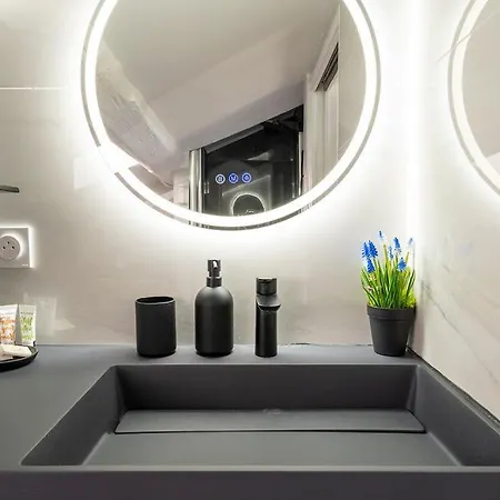 La Mansarde Du Bivouac, Cocon Sous Les Toits De Apartment Cannes